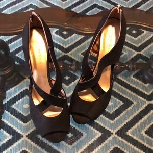 Christian Siriano black open toe heels